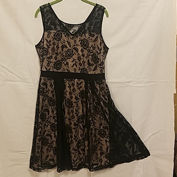 candalite black lace dress